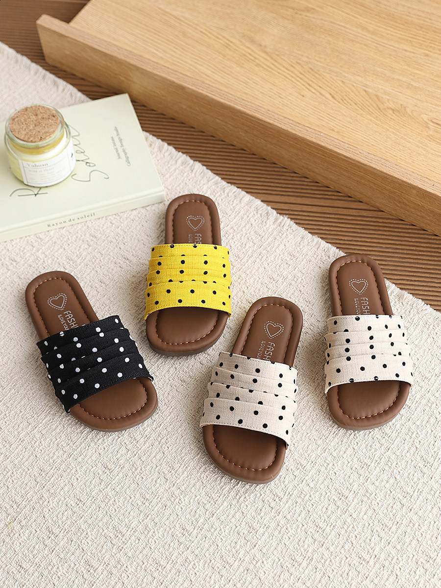 Girls Polka Dot Casual OpenToe Sandals 2026 Summer Versatile Soft Sole Outdoor Indoor Beach Shoes y260311