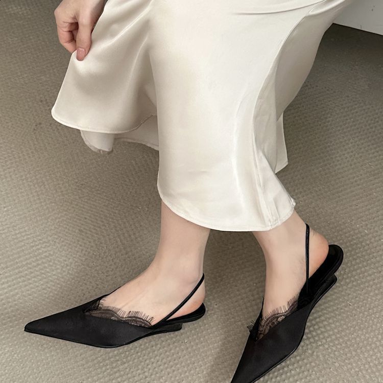 Pointed Sandals Spring Style Pointed Head Shallow Mouth Lace Edge Set Foot Anti-slip Wear-resistant Heel Shoes 250415