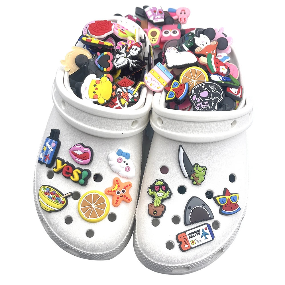 30-200Pcs Random Mixed Shoe Charms Decoration Fit Bubble Slides Clog Sandals Ornament Shoes Accessories Pins kids Party Gifts 260622 - view 5