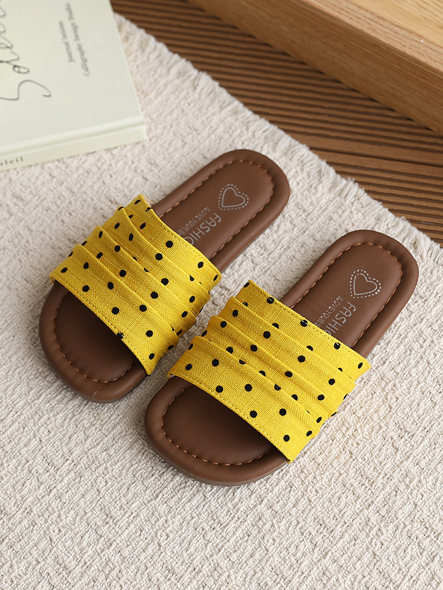 Girls Polka Dot Casual OpenToe Sandals 2026 Summer Versatile Soft Sole Outdoor Indoor Beach Shoes y260311