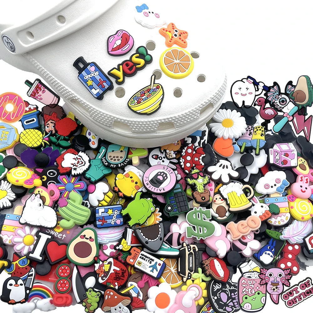 30-200Pcs Random Mixed Shoe Charms Decoration Fit Bubble Slides Clog Sandals Ornament Shoes Accessories Pins kids Party Gifts 260622 - view 4