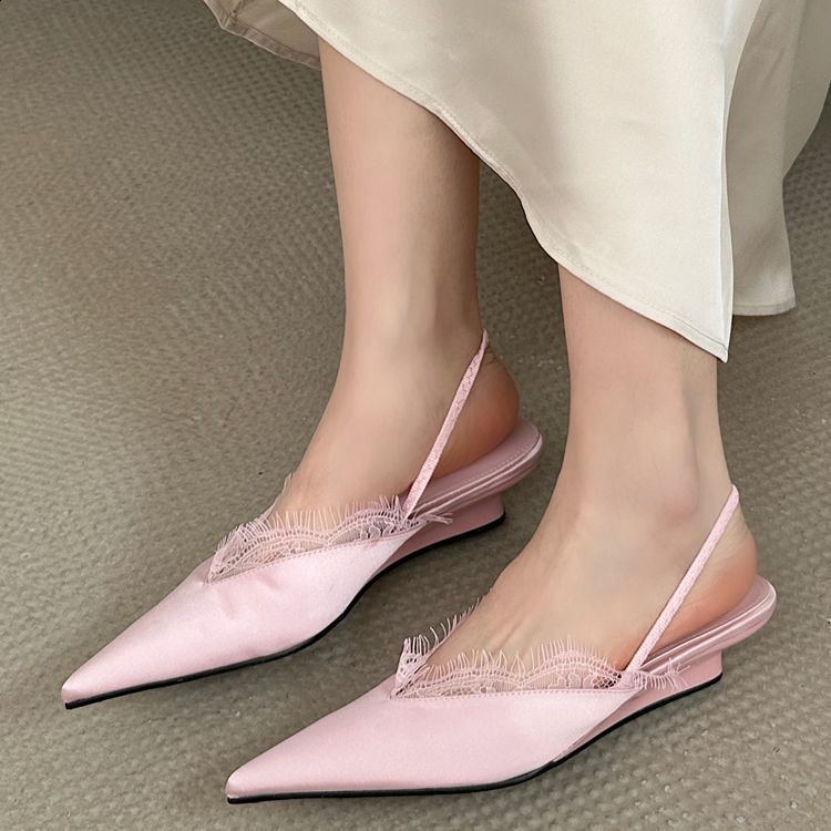 Pointed Sandals Spring Style Pointed Head Shallow Mouth Lace Edge Set Foot Anti-slip Wear-resistant Heel Shoes 250415