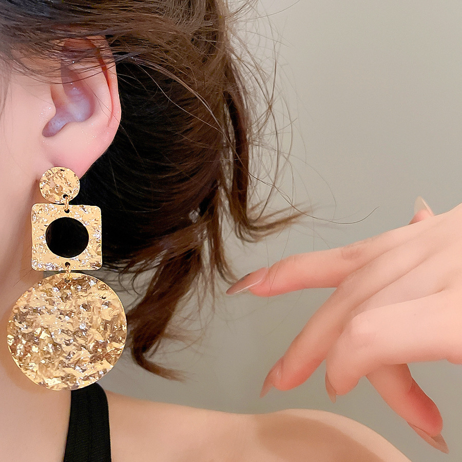 Cross-border exclusive supply of high-end fashion versatile personalized trendy geometric ear clips, new hot-selling European and American earrings - view 4