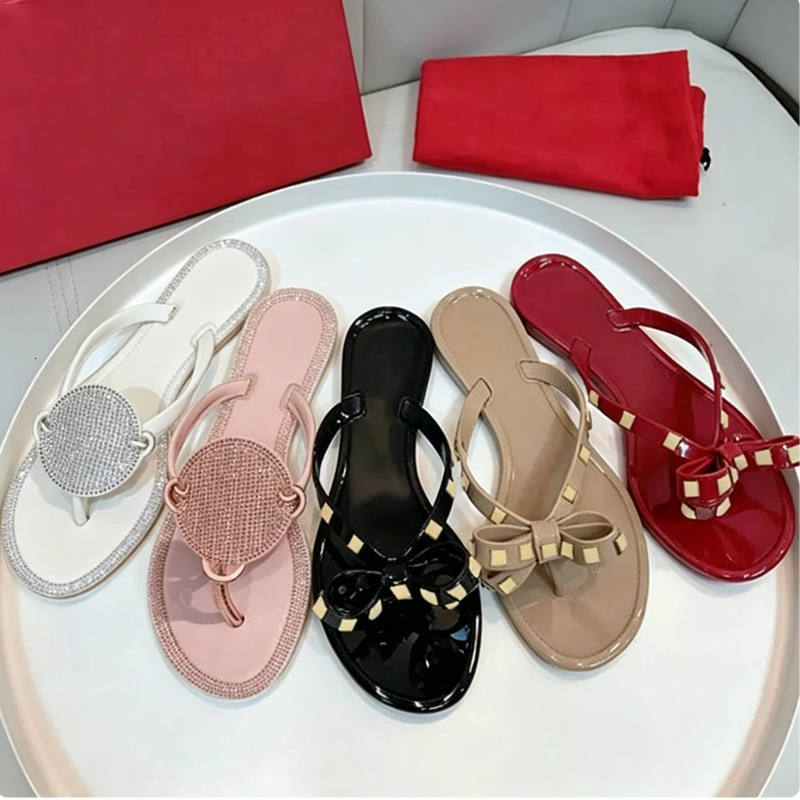 Designer Leather Slippers Bow Women Sandals Flat Shoes Leather Flip-flops Fashion Ladies SandalsSummer Beach Riveted Slippers Luxury Casual Slides 352