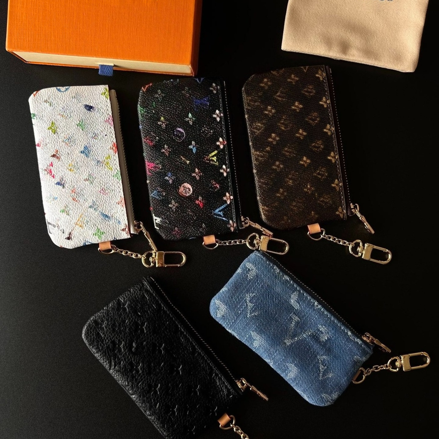 Designer Keychain Bag Charm for Women Men Luxury Key Ring Leather Stainless Steel Keychain Fashion Daily Bag Pendant Coin Pouch High-quality Gifts