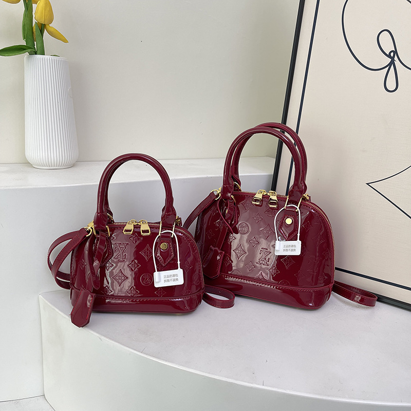 Designer bag Bags with letters, fashionable foreign trade, stylish retro crossbody popular shoulder bag, 2026 handbag, shell bag - view 3