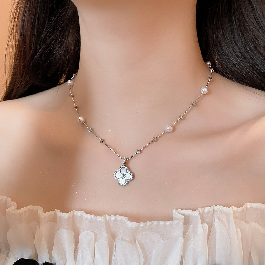 Korean-style ins-style beaded zircon clover flower pendant pearl necklace, light luxury niche collarbone chain necklace for women - view 4