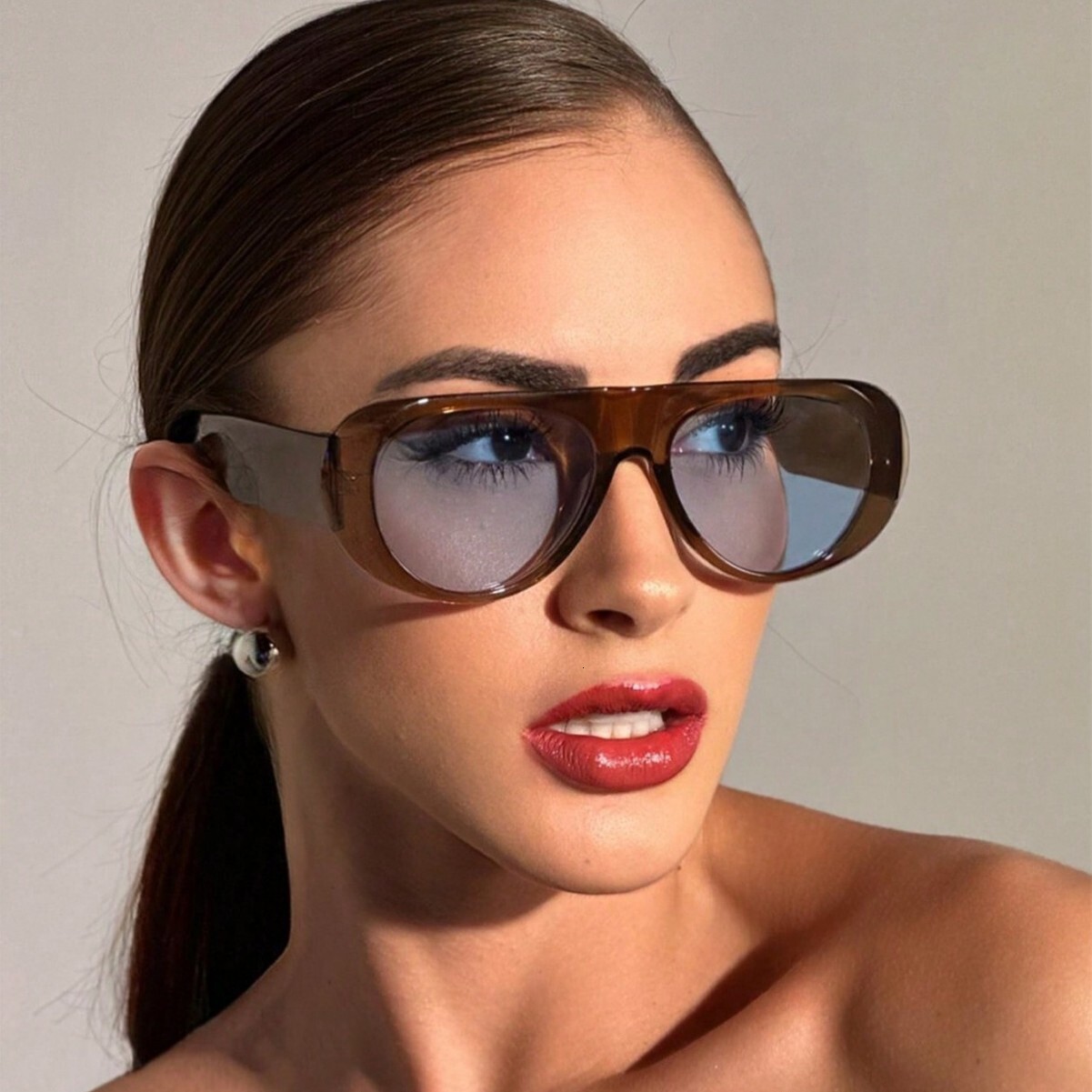 New Wide-Leg Sunglasses With Large Frames, Slimming Jelly Colors, Designer Unique, Simple, Retro, Fashionable, And Versatile - view 3