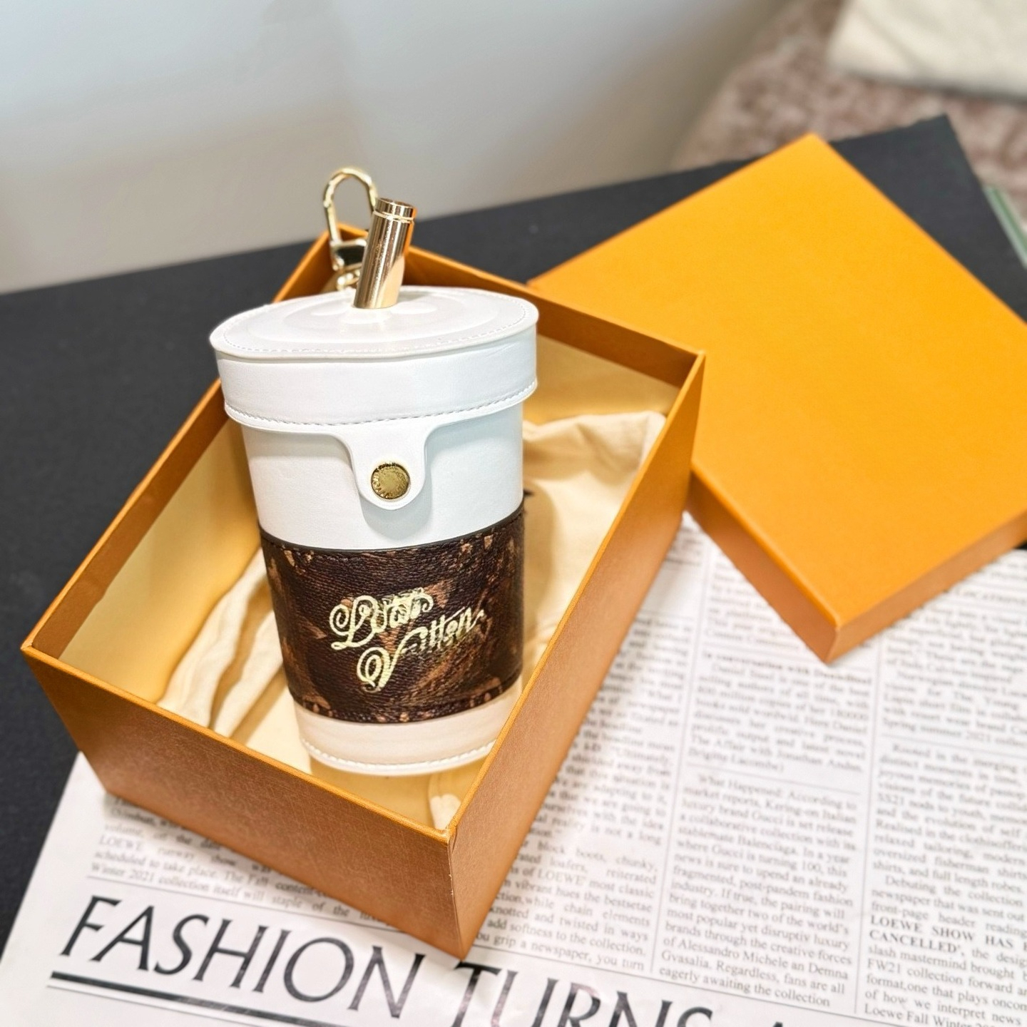 Luxury Designer Cup Shape Bag Charm Keychain Mini Storage Pouch Bag Pendant for Men Women Leather Stainless Steel Bag Hanging Fashion Gift Premium Quality