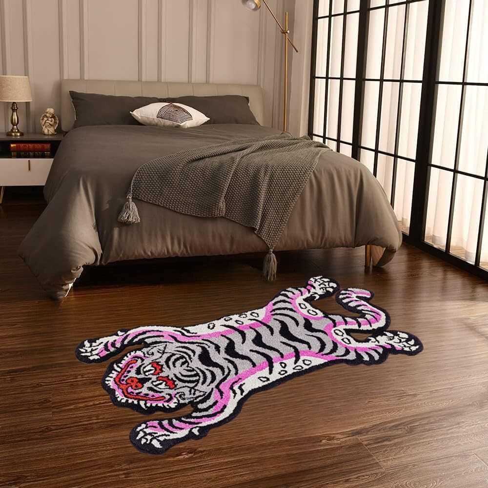 Tiger-shaped floor mat unique bathroom mat dirt-resistant and easy to clean faux cashmere floor mat decorative bedroom bedside mat D260624