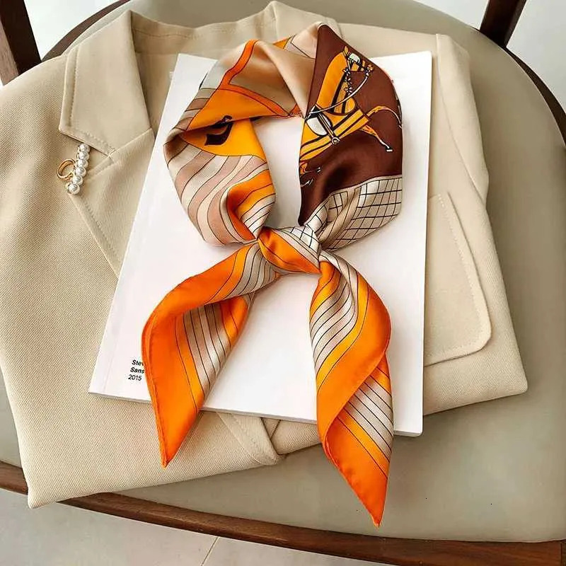 Jewelry New The Horse Print Silk Square Scarf 70x70cm Fashionable Four Seasons Designer Headband Sunscreen Shawl Bandannas