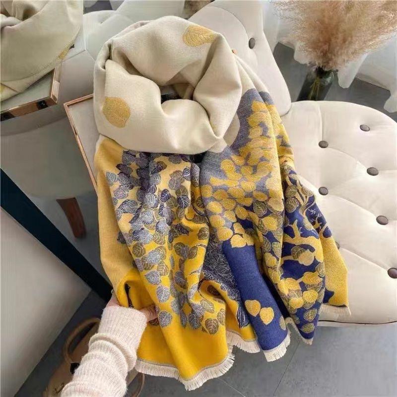 J0149 Gradient soft-light chiffon scarf, light and sheer, perfect for creating an outstanding atmosphere for travel, vacation, and photos.