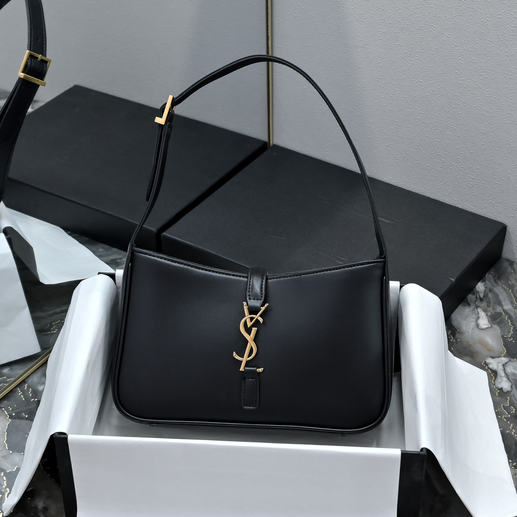 Designer Bag Luxury Bag Elegant Hobo Bag Shoulder Bag Top Quality Handbag Classic Women Designer Underarm Bag Crossbody Bag Premium Leather Wallet Fashionable Bag