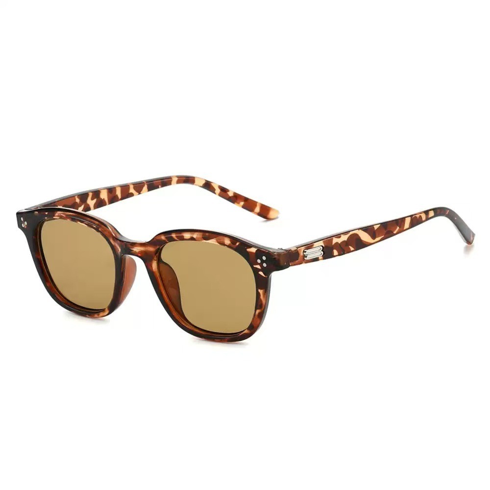 Oversized futuristic curved trendy new sunglasses for women with a high end feel UV protection and sun protection - view 8