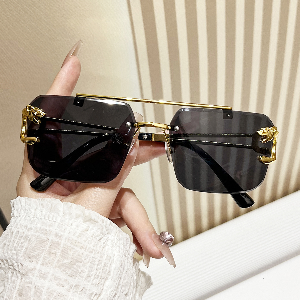 2026 Designer's New European And American Frameless Sunglasses Fashionable Leopard Head Cut Edge Sunshade High-end Feel Men's Driving Sungla - view 3