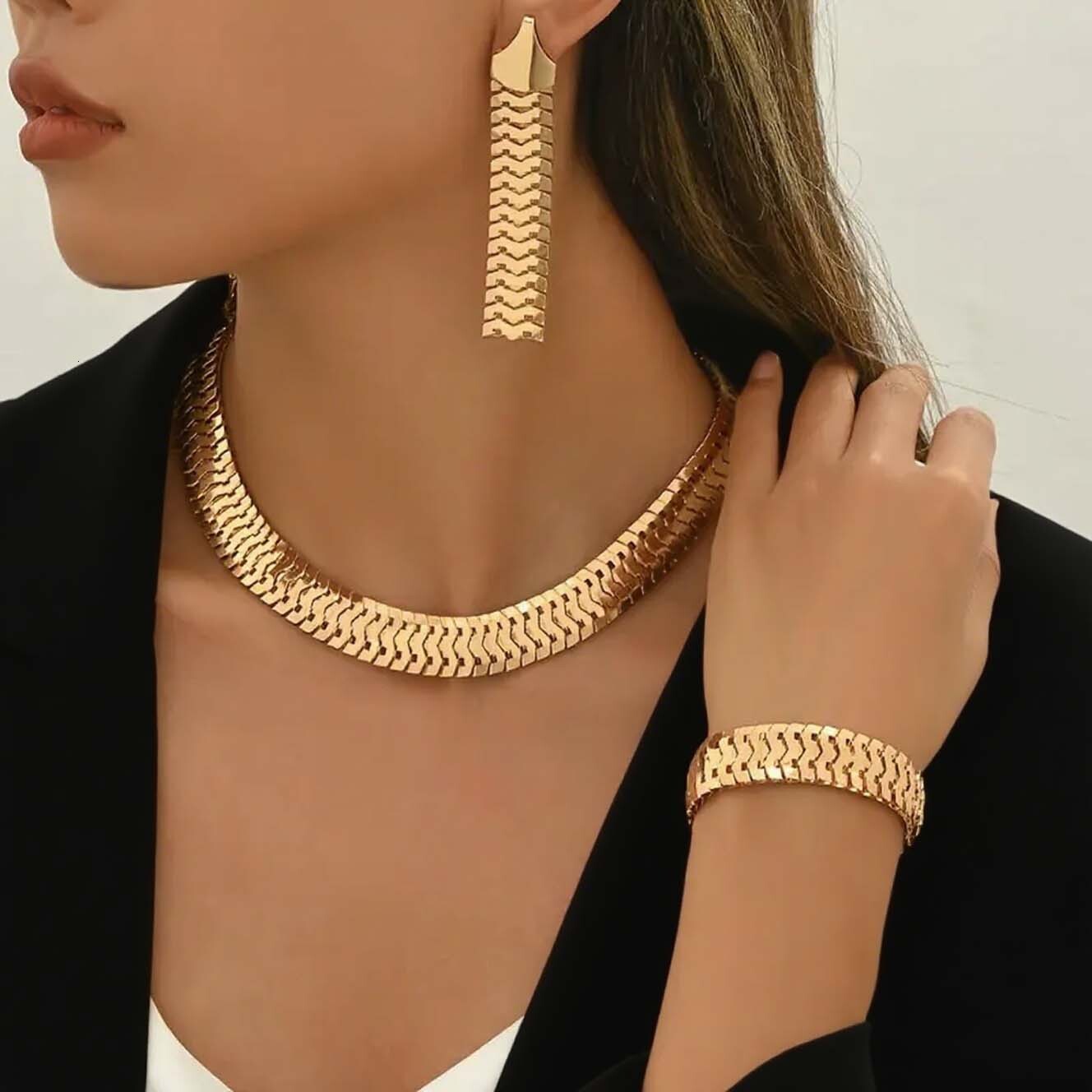 3Pcs Jewelry Set 18K Gold Plated Wavy Snake Chain Choker Necklace Drop Earrings Bracelet Minimalist Daily Women Versatile Statement Accessories - view 3