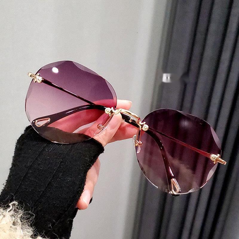 Cut-Edge UV Protection Asymmetrical Popular Trendy Sunshade GlassesWomen's Sunglasses New Model Frameless For Driving Travel - view 8