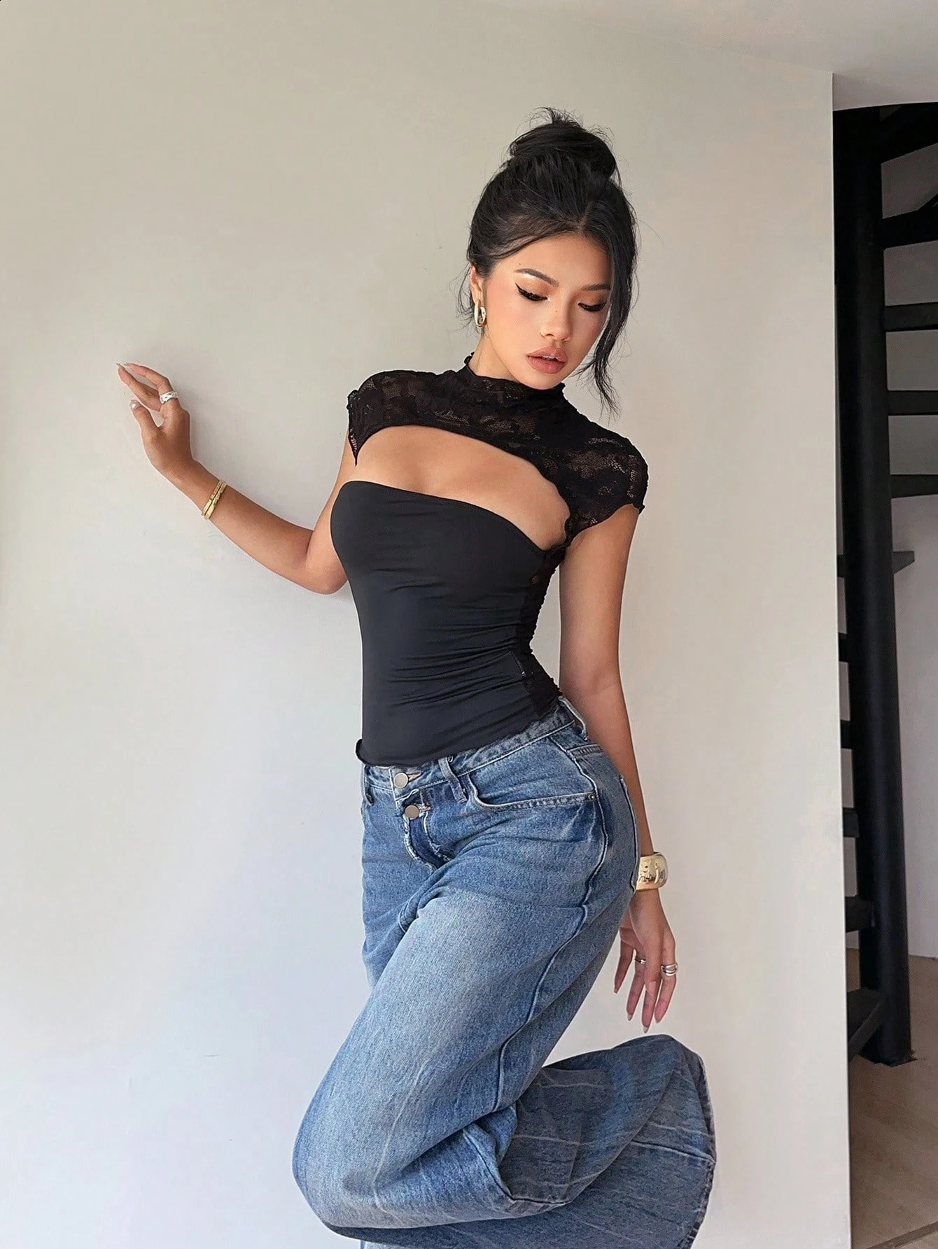Womens Sexy Lace Patchwork Front Hollow Out Short Sleeve T-Shirt Casual Slim Fit Solid Color Crop Top Spring/Summer 2026 260626 - view 5
