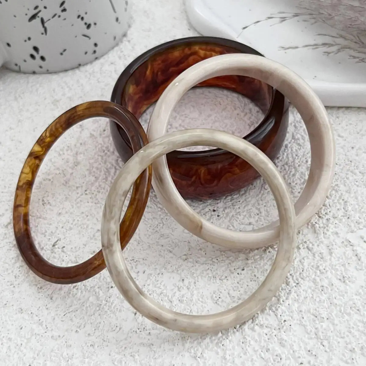 KunJoe Trendy Brown Beige Thick Resin Acrylic Round Bangle Bracelet for Women Retro Multilayer Stacked Wide Bangle Hand Jewelry260624 - view 6