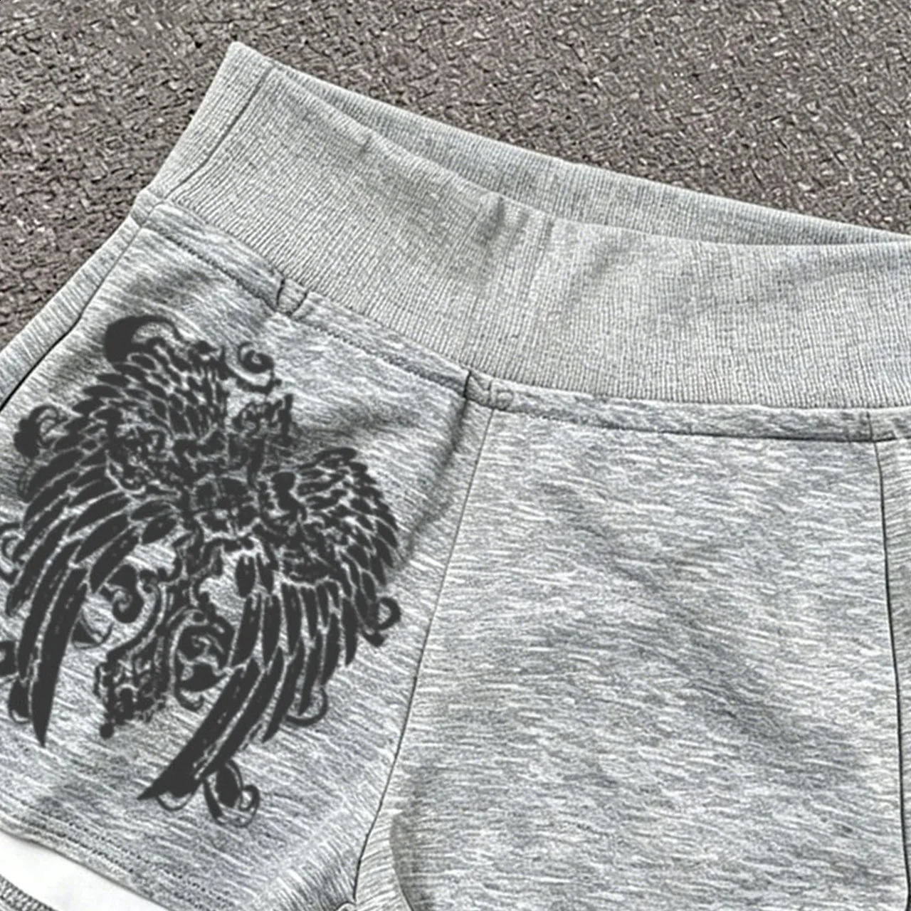 Y2K Summer Style Dark Retro Pattern Printed Light Gray Shorts Loose and Versatile Street Casual Five Quarter Pants 260626 - view 5