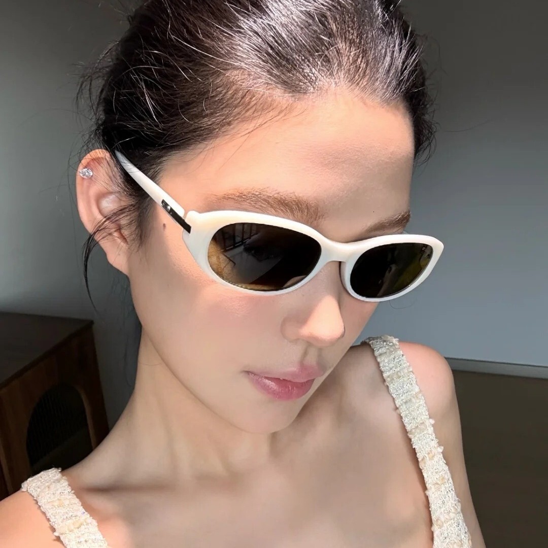 Oval minimalist sunglasses new model internet celebrity sunglasses stylish street photography high end women s sunglasses - view 3