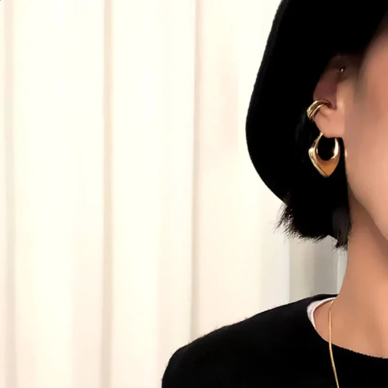 Huitan Geometric Metal Hoop Earrings for Women Gold ColorSilver Color Fashion Ladys Ear Earrings Daily Wear Versatile Jewelry 260626 - view 4