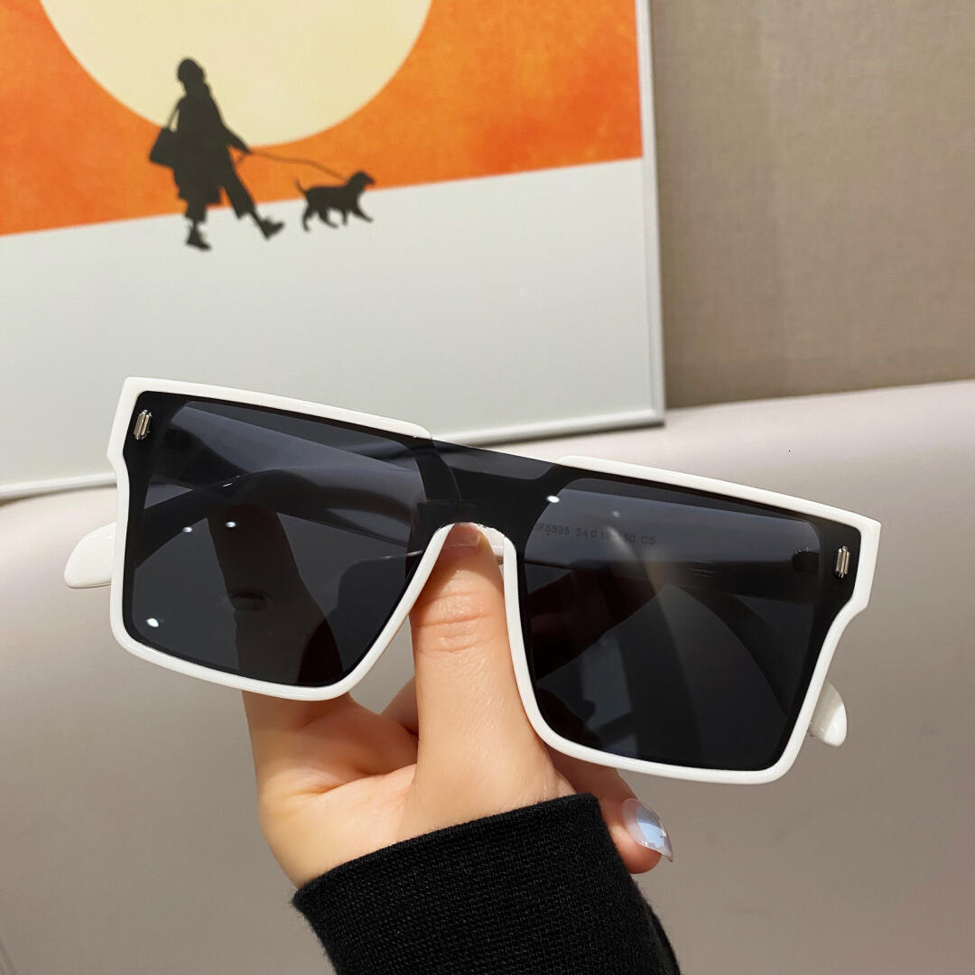 Chic Oversized Eye Enhancing Goggles Styled by Leading Designers Comprehensive UV Blocking Specs - view 3