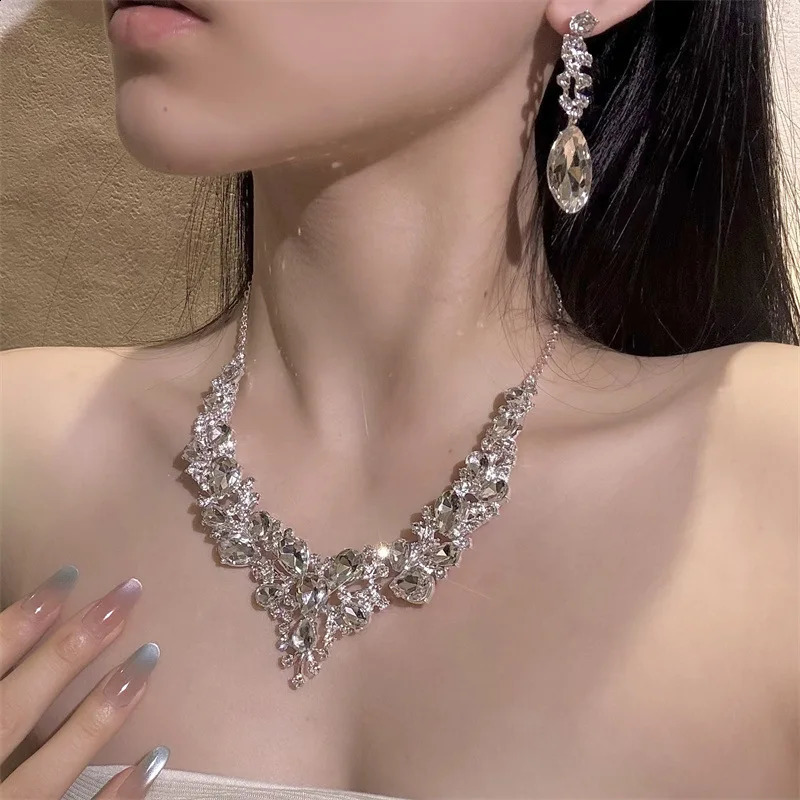 Crystal Bridal Jewelry Set Rhinestone Necklace Choker Earrings for Wedding Banquet Bride Formal Events Women 260625