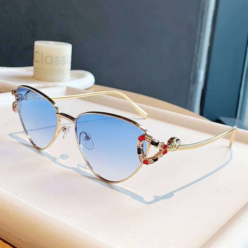 2026 Fashion Gold Cat Eye Sunglasses Snake Head Ornament Gradient Lens Sun Glasses UV400 Shades for Women Casual & Everyday Wear 26Y0626 - view 3