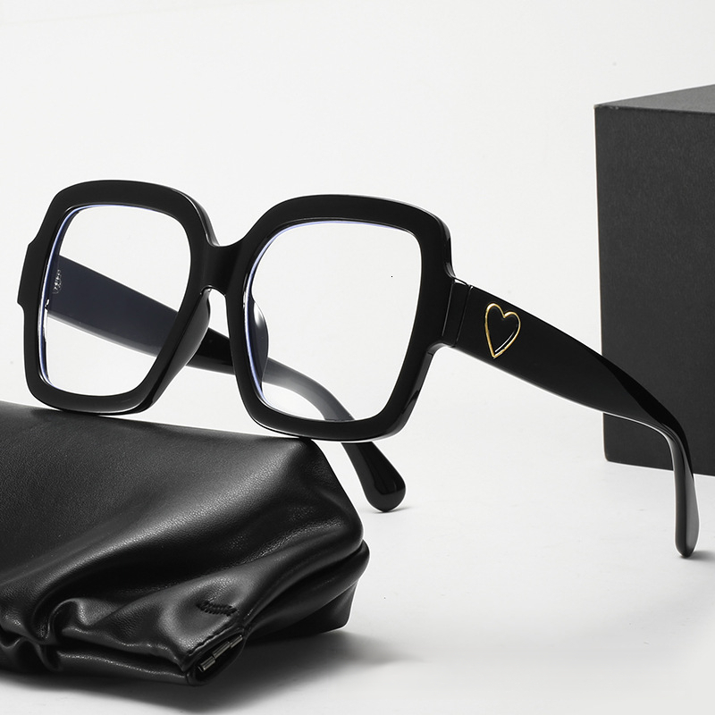 2026 Women's Designer New Square Frame Love Decoration Sunglasses European And American Fashion Trend Personalized Internet Celebrity Women' - view 5