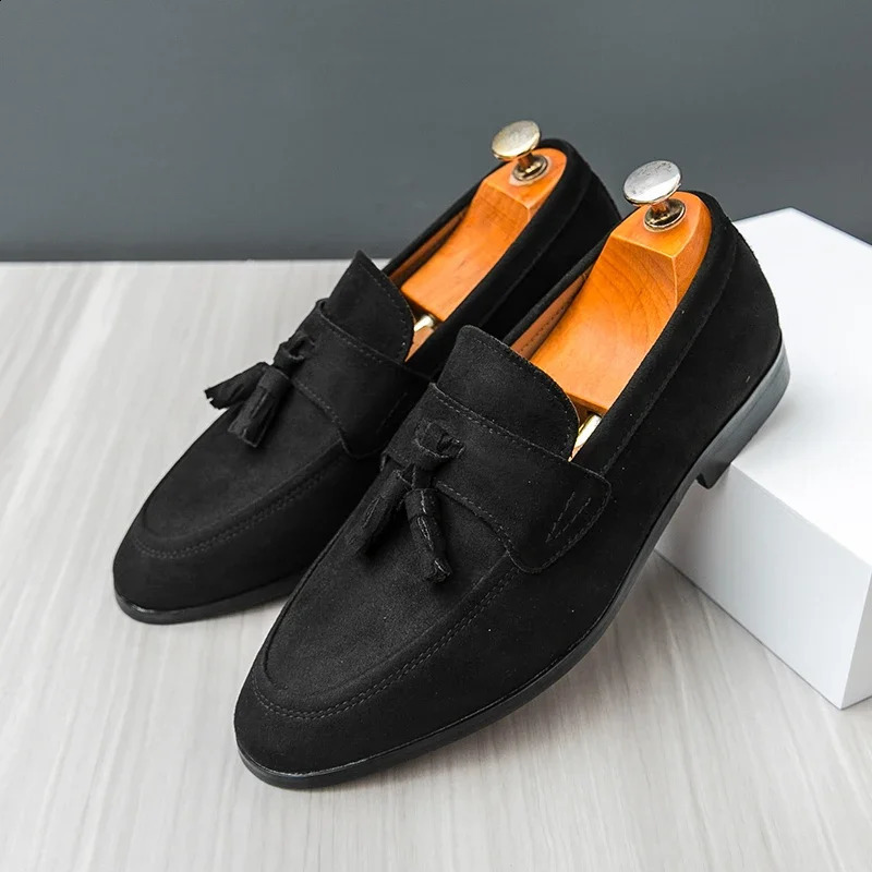 Mens Tassels Loafers Comfortable Suede Shoes Men Leather Lowheel Wedding Moccasins British Style NonSlip Retro Driving 260624 - view 6