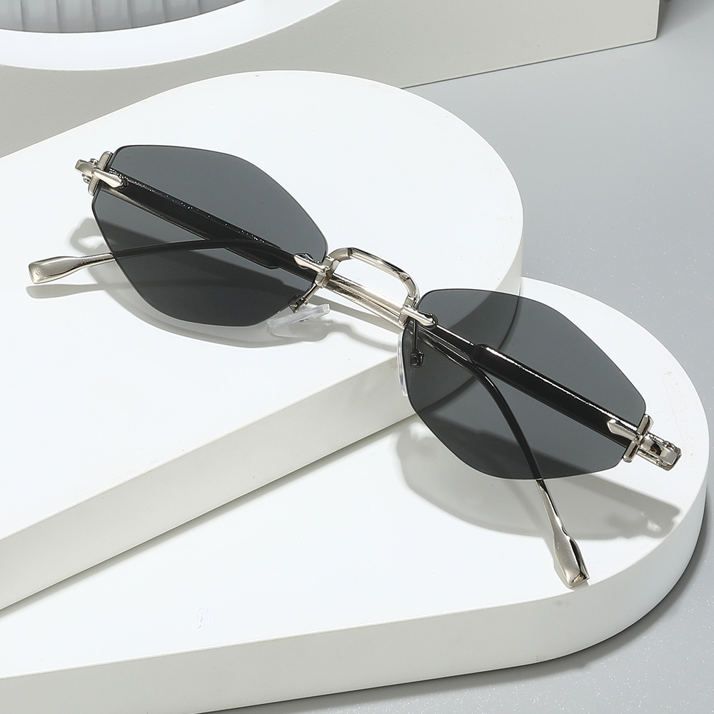 Metal Frameless Men Women Diamond-Shaped European And American Ins Trend Cool Personalized Sunglasses - view 3