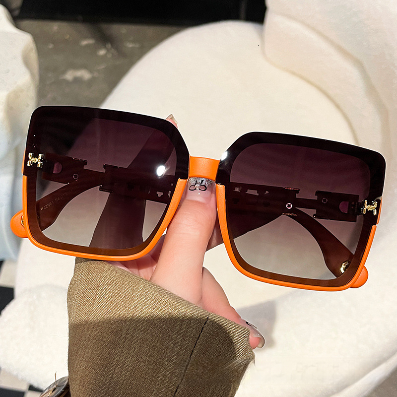 2026 Women's Designer's New Square Frame Personalized Small Trendy Luxurious High End Fashionable Sunglasses With UV Protection And Polarize - view 4