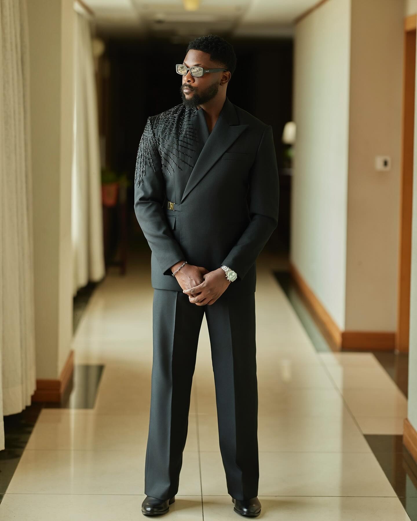 Unique Men Suits Groom Peaked Lapel Beading Blazer 2 Pieces Tailor-Made Wedding Jacket with Belt Evening Party Customized Coat Pants Plus Size - view 4