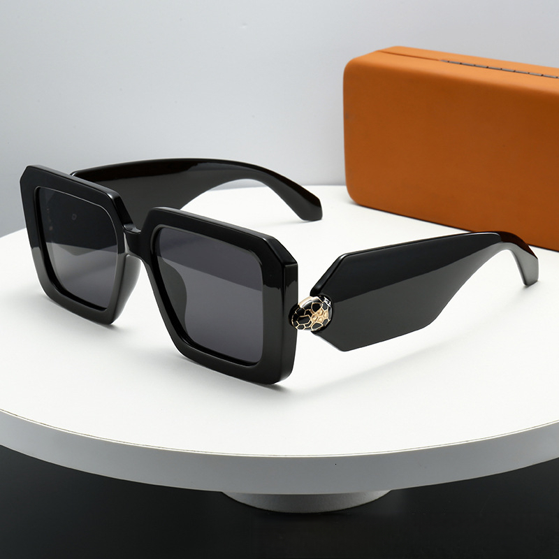 Female Designer's Personalized Street Style Snake Head Wide Leg Sunglasses With Sun Protection Frame European And American Fashion Box Sunglasses - view 1