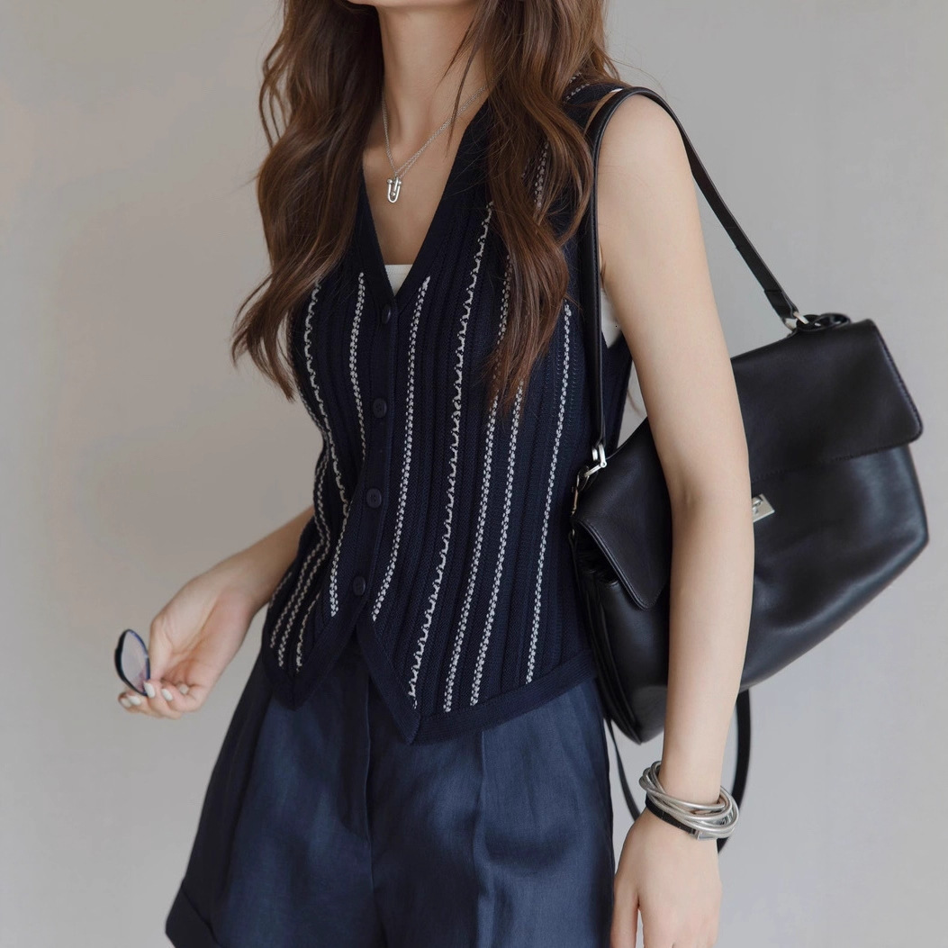 Old Money Style V-Neck Two-Tone Buttoned Sleeveless Vest For Women, Fashionable And Slim-Fitting Knitted Cardigan A4957 Sleeveless Top Sexy Suspenders - view 1