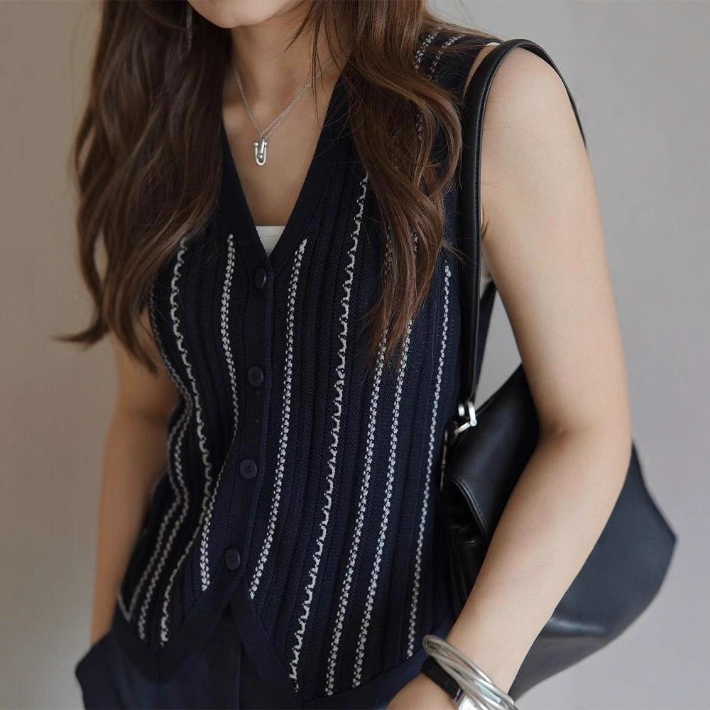 Old Money Style V-Neck Two-Tone Buttoned Sleeveless Vest For Women, Fashionable And Slim-Fitting Knitted Cardigan A4957 Sleeveless Top Sexy Suspenders - view 3