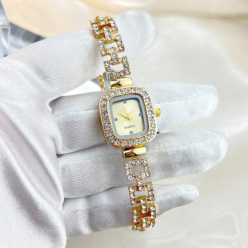 Cross-border small square bracelet pull womens watch free adjustment square chain diamond set small ladies quartz watch 260624 - view 3