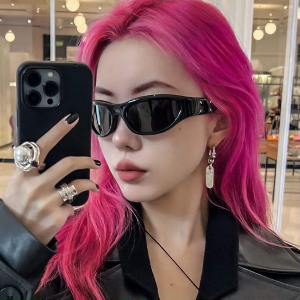 New Personalized Futuristic Women, Windproof Cycling Goggles for Men, Mountaineering UV Protection Outdoor Sunglasses wholesale - view 3