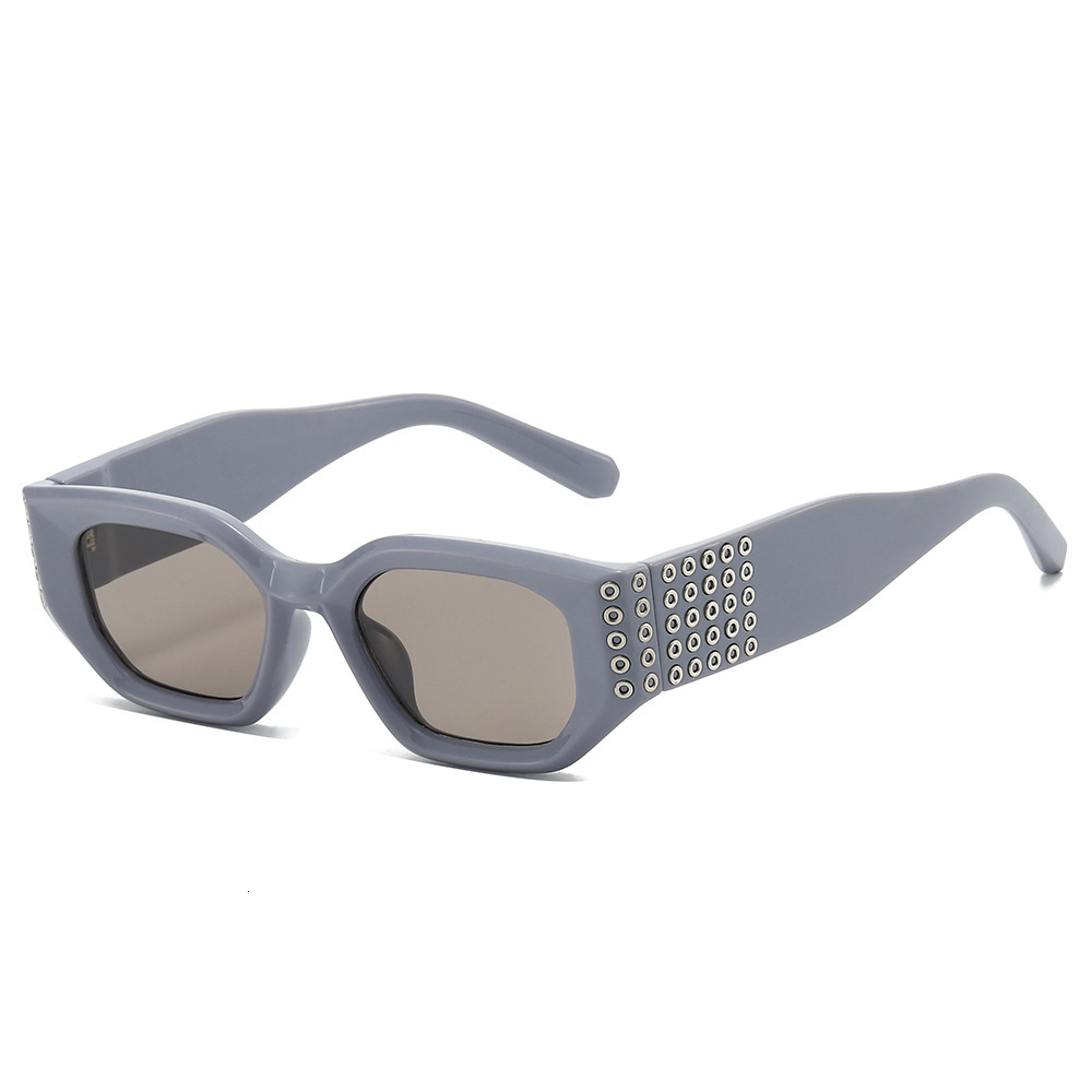 2026 New High-Quality Square Frame Rivet Sunglasses For Men And Women, Retro Sun Protection Glasses That Make The Face Look Smaller - view 4