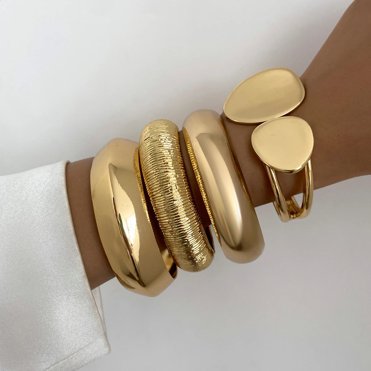Ingemark 4 Style Vintage Irregular Ellipse Smooth Curved Bracelets Women Trendy Punk Arc Striped Openning Spring Bangle Jewelry260624 - view 4