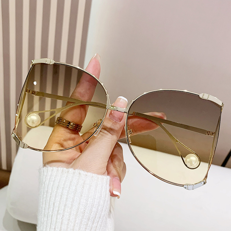 Fashion Oversized Frame European And American Pearl Hollow Sunglasses Trendy Irregular Metal Women UV400 AC Lens Non Polarized Fashion Shades For Driv - view 7