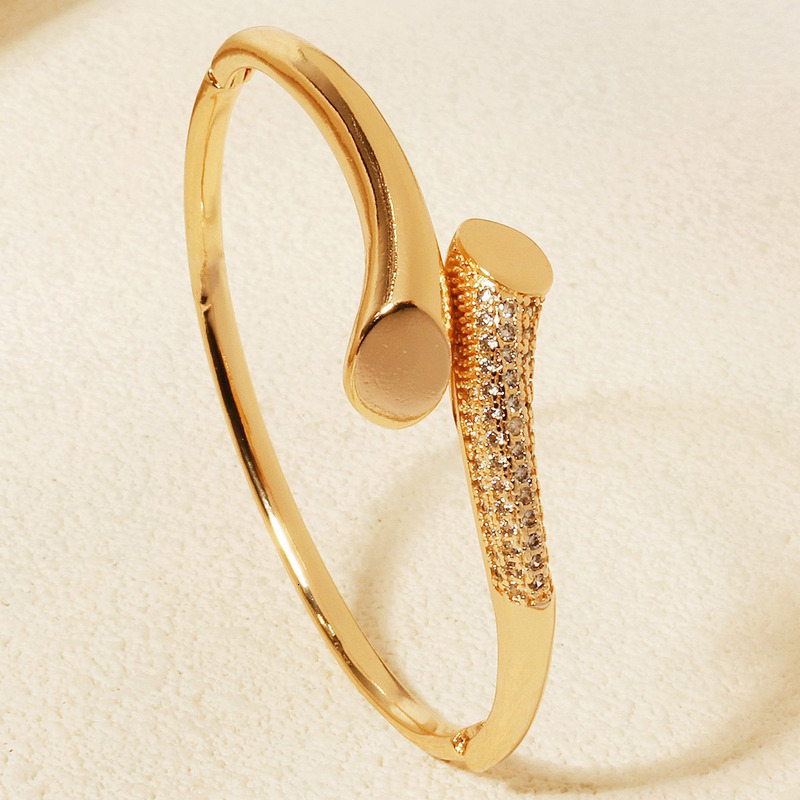 Bracelet Fashionable And Exquisitely Designed Diamond Inlaid Bracelet Light Luxury Gold Versatile Women's Buckle Bracelet Designer Hard Body Brac - view 4
