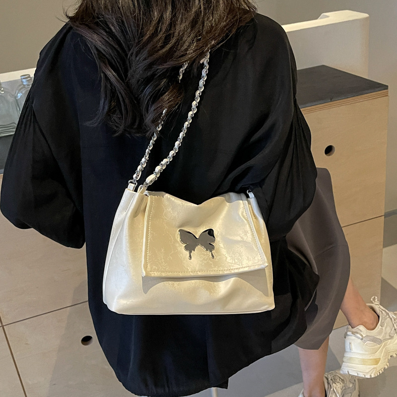 2026 New Korean Niche Butterfly Element Underarm Tote Bag For Women, Hot Girl Envelope Design Fashion Shoulder Handbag - view 1