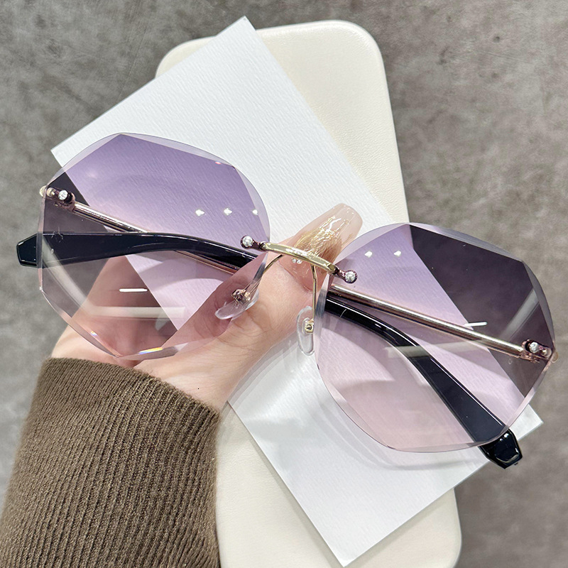 2026 Designer's New Personalized And Trendy Frameless Cut Edge Sunglasses For Women With A High-end Feel And A Small Face Korean Version Retro Su - view 4