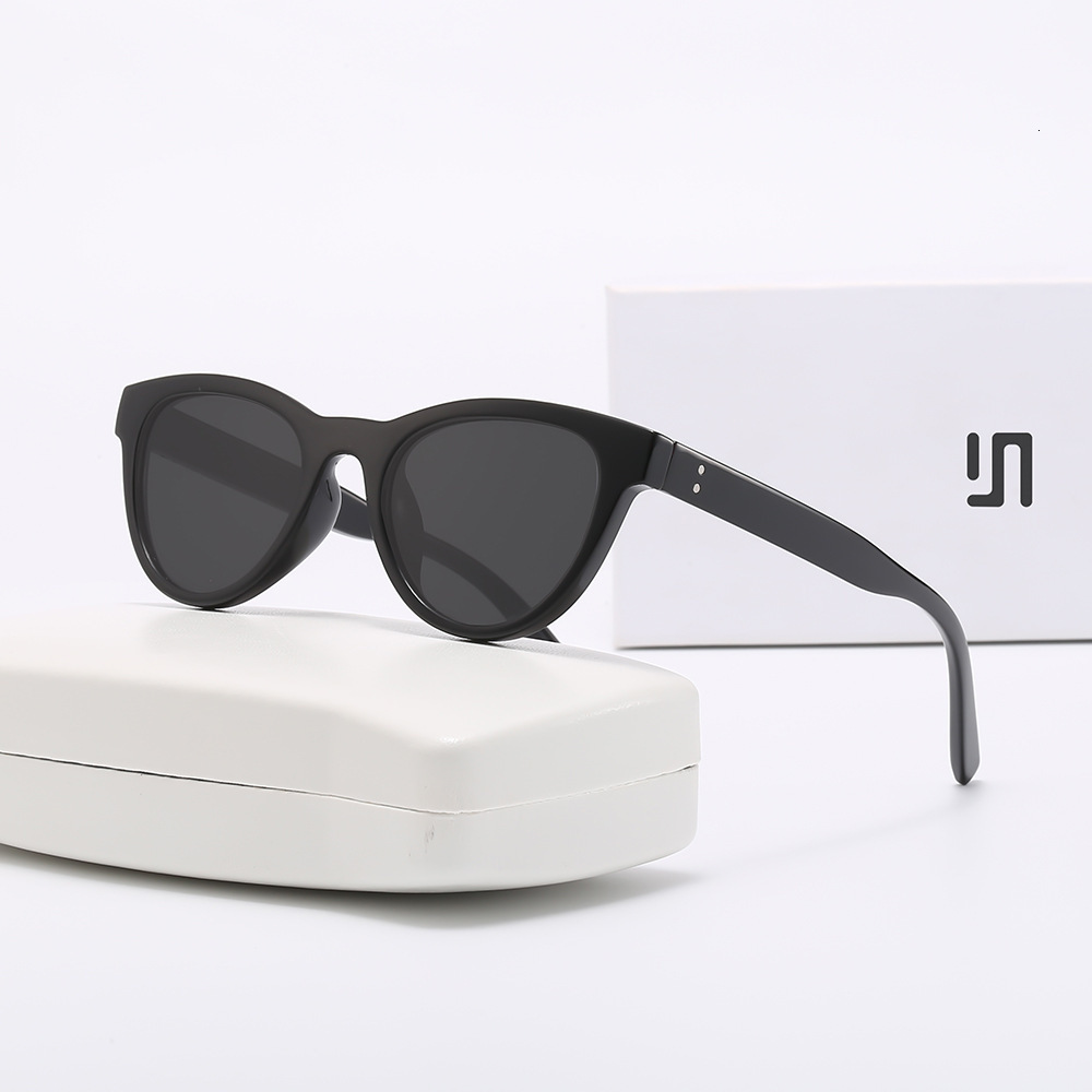 2026 New Vintage Sunglasses for Women, High-End, Face-Slimming, Small Frame, White Polarized Ladies' Sunglasses, UV Protection wholesale - view 6