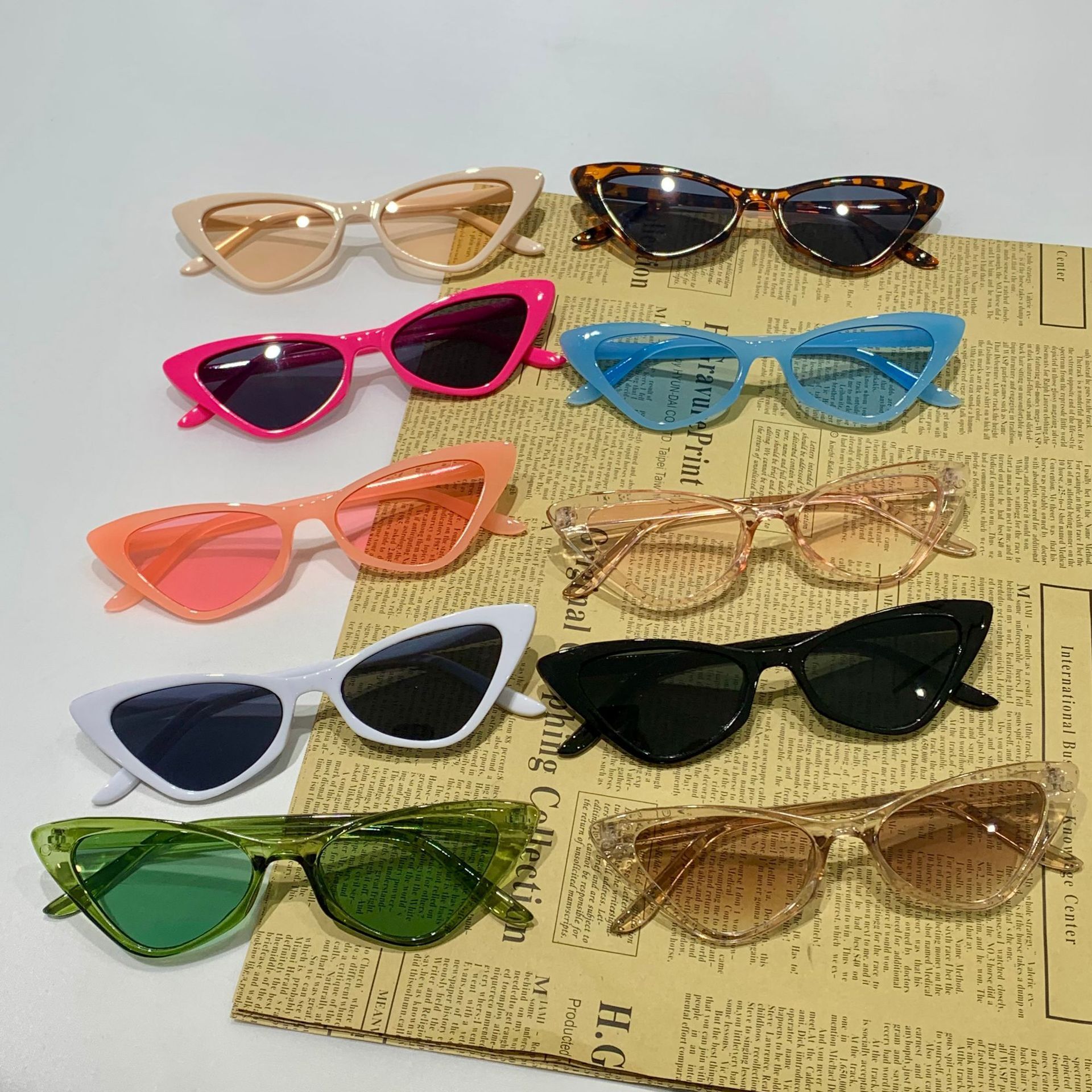 Retro triangle sunglasses, fashionable and avant-garde, unique women's cat eye sunglasses, high-end feel makes the face look smaller, small frame - view 3