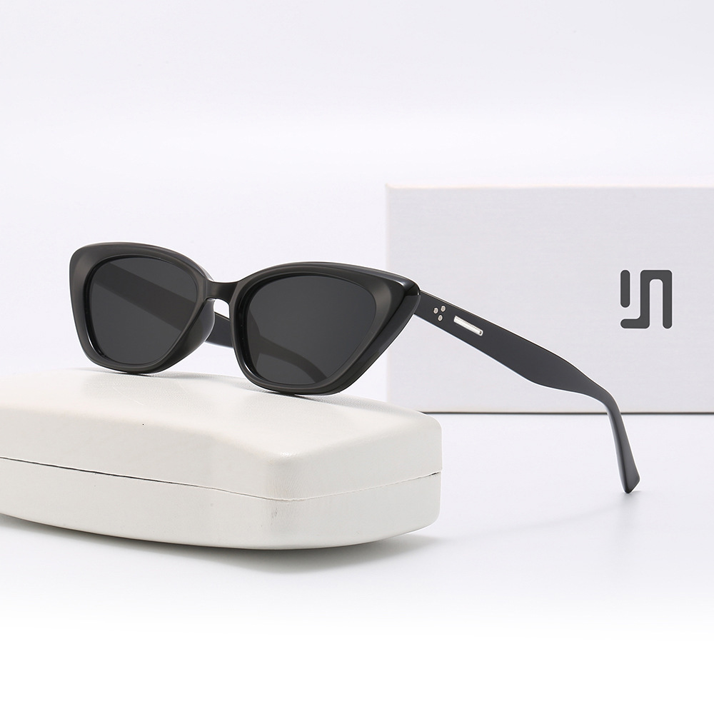 New 2026 Women's Sunscreen Sunglasses with a High-End Feel, GM Cat-Eye Sunglasses, UV Protection, Face Slimming Polarized Glasses wholesale - view 3