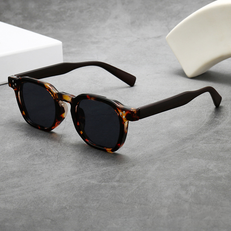 2026 Designer's New Retro Thick Oval Casual Small Frame Luxurious And High-end Women's Sunglasses With Sun Protection And UV Protection For - view 8