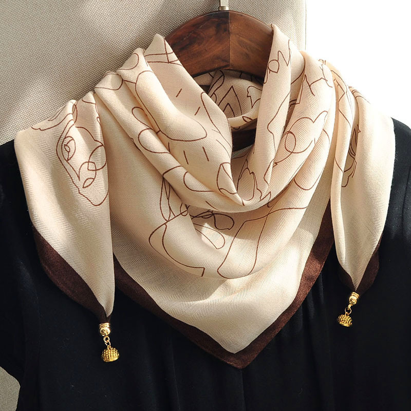 J0148 Angolan rabbit fur patterned scarf, delicate and skin-friendly with no static electricity, simple solid color that flatters the skin tone.